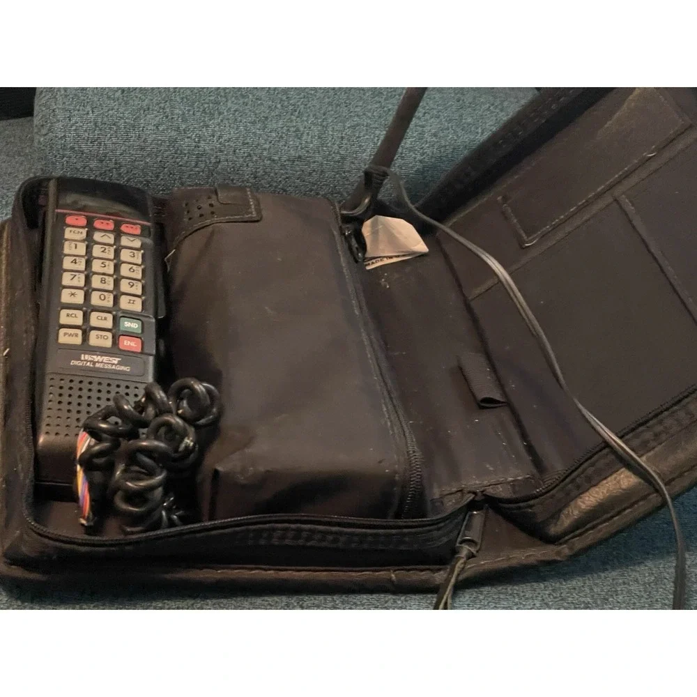 Vintage Motorola Cell Mobile Car Phone Bundle Bag Case , It Powers On
